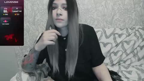 Polly online show from April 16, 2026, 6:52 pm