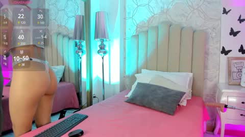 Snapshot of pollygrey_ chatting on December 31, 2024, 3:34 am Carolina online show from December 31, 2024, 3:34 am