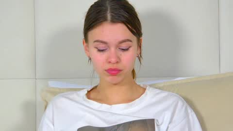 Snapshot of pollylanders chatting on December 8, 2024, 10:25 pm Polly online show from December 8, 2024, 10:25 pm