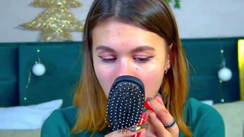 Snapshot of pollylanders chatting on December 26, 2024, 3:38 am Polly online show from December 26, 2024, 3:38 am