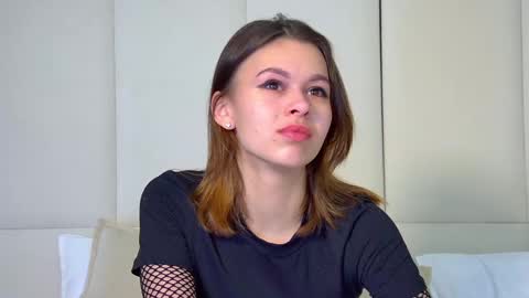 Snapshot of pollylanders chatting on February 18, 2025, 3:10 am Polly online show from February 18, 2025, 3:10 am