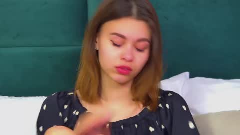 Snapshot of pollylanders chatting on February 19, 2025, 12:00 pm Polly online show from February 19, 2025, 12:00 pm