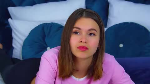 Snapshot of pollylanders chatting on September 15, 2025, 6:19 pm Polly online show from September 15, 2025, 6:19 pm