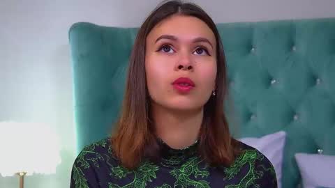 Snapshot of pollylanders chatting on September 21, 2025, 6:09 pm Polly online show from September 21, 2025, 6:09 pm