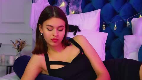 Snapshot of pollylanders chatting on October 29, 2025, 6:59 am Polly online show from October 29, 2025, 6:59 am