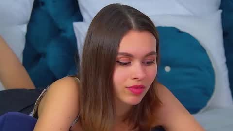 Polly online show from November 20, 2025, 6:18 pm