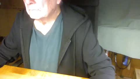 pomme1949 online show from February 5, 2025, 9:25 am