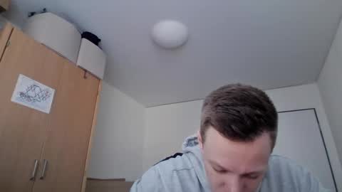 Snapshot of pommesmiteiscreme chatting on March 2, 2025, 11:29 am pommesmiteiscreme online show from March 2, 2025, 11:29 am