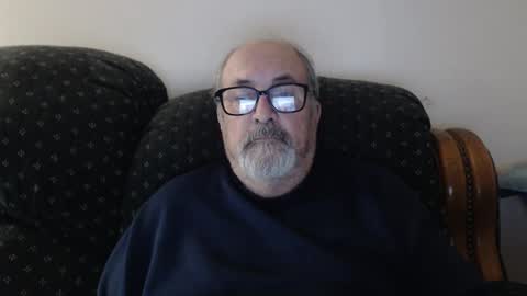 Snapshot of poppi_4u chatting on December 30, 2024, 2:42 am poppi_4u online show from December 30, 2024, 2:42 am