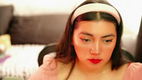 Poppy Kensington online show from April 16, 2026, 5:36 pm