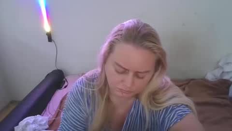 MelissOfficial online show from February 6, 2025, 8:29 am