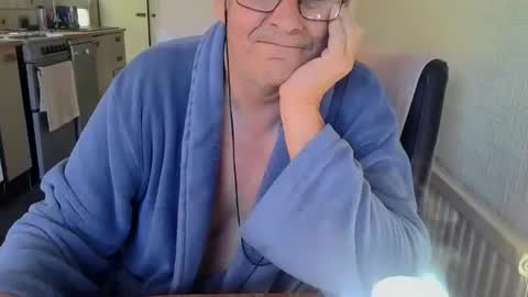 poshman65 online show from October 24, 2025, 11:28 am