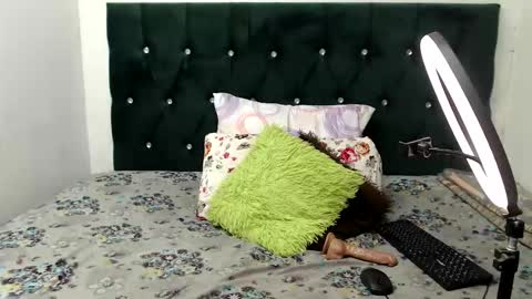 Poundwet1 online show from February 26, 2026, 2:54 am