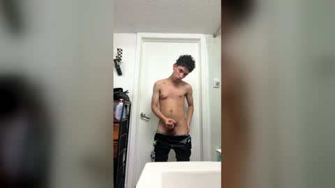 powdy773 online show from April 22, 2026, 2:36 am