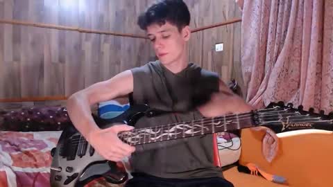 Snapshot of powertwinky chatting on December 7, 2024, 12:41 am chris independent  online show from December 7, 2024, 12:41 am