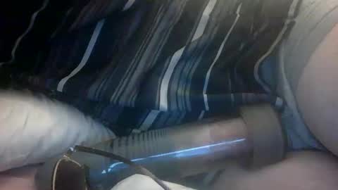 powthunder85 online show from April 19, 2026, 12:22 am