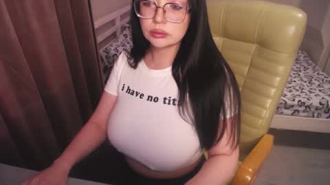 Snapshot of pr1ma chatting on February 17, 2025, 7:37 am Lina online show from February 17, 2025, 7:37 am