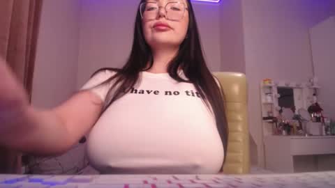 Snapshot of pr1ma chatting on March 5, 2025, 6:44 am Lina online show from March 5, 2025, 6:44 am