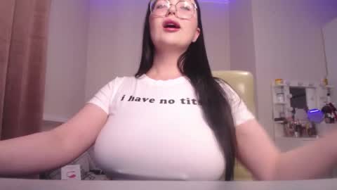 Snapshot of pr1ma chatting on March 9, 2025, 9:35 am Lina online show from March 9, 2025, 9:35 am