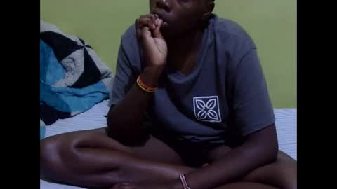 Snapshot of precious_nesh chatting on November 8, 2025, 6:40 pm precious_nesh online show from November 8, 2025, 6:40 pm