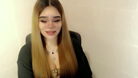 MAXXINE online show from April 24, 2026, 3:31 am