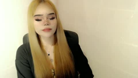 Snapshot of preciousangel69xxx chatting on June 6, 2026, 9:25 am MAXXINE online show from June 6, 2026, 9:25 am