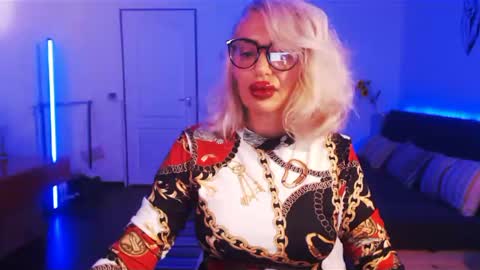 Snapshot of preggyhotmommy chatting on December 11, 2024, 8:28 pm Victoria online show from December 11, 2024, 8:28 pm