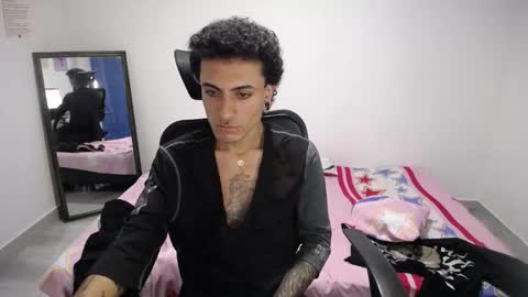 Plux online show from November 10, 2025, 5:28 am