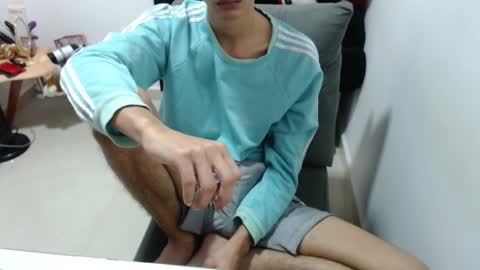 Snapshot of pressure_xxx_420 chatting on January 3, 2025, 8:43 am PRESSURE online show from January 3, 2025, 8:43 am