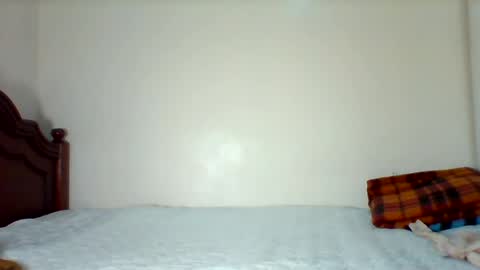 prettie_petitee online show from July 13, 2026, 11:35 am