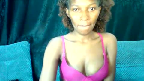 prettie_petitee online show from July 14, 2026, 12:00 pm