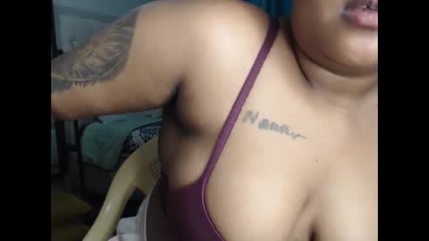 Snapshot of pretty_annah chatting on April 2, 2026, 7:39 am Annah online show from April 2, 2026, 7:39 am