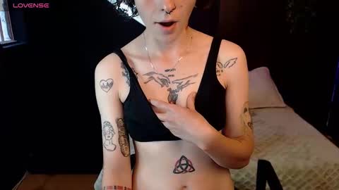 pretty_cristal22 online show from February 16, 2026, 10:06 pm