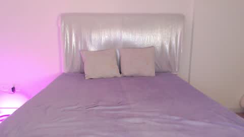 Dirty Sis online show from January 13, 2025, 8:15 am