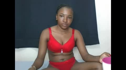 Snapshot of pretty_ebony2 chatting on October 19, 2025, 5:35 pm Anne online show from October 19, 2025, 5:35 pm