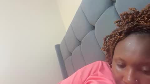 independent model online show from October 9, 2025, 5:27 am