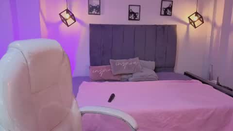 Snapshot of pretty_johnson_ chatting on June 13, 2026, 4:21 am pretty online show from June 13, 2026, 4:21 am