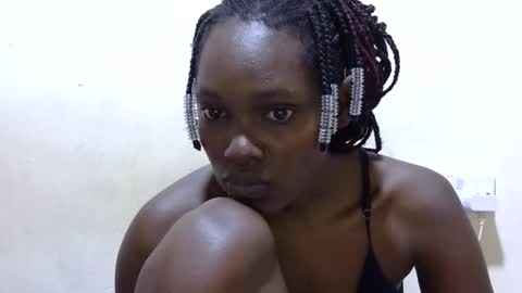 pretty_leila1 online show from May 13, 2026, 4:10 am