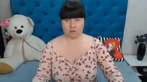 pretty_malika online show from February 20, 2025, 9:44 am