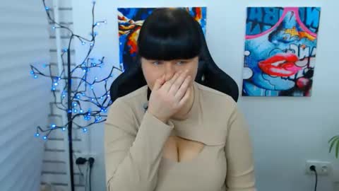 pretty_malika online show from December 3, 2025, 3:36 am