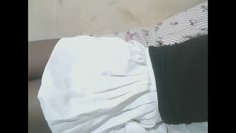 Ivy online show from September 30, 2025, 2:27 am