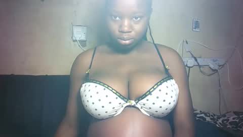 pretty_milan online show from March 18, 2026, 7:55 am