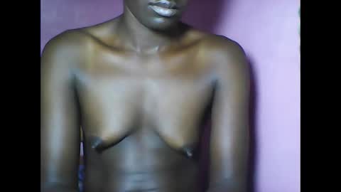 Snapshot of pretty_mine chatting on February 3, 2025, 1:52 am pretty time online show from February 3, 2025, 1:52 am