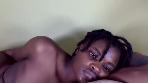 pretty_miya online show from December 19, 2024, 2:23 am