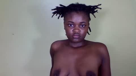 pretty_miya online show from December 29, 2024, 12:01 pm