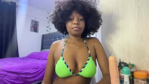 Snapshot of pretty_peaches chatting on December 15, 2025, 9:08 pm Pretty peaches online show from December 15, 2025, 9:08 pm