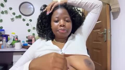 Snapshot of pretty_peaches chatting on March 8, 2026, 2:04 am Pretty peaches online show from March 8, 2026, 2:04 am