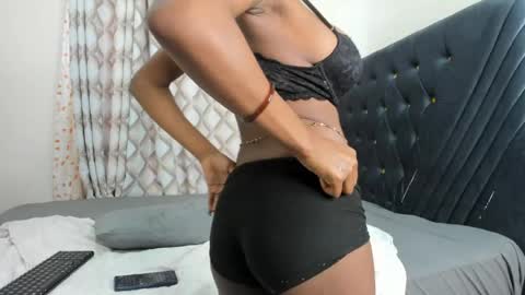 pretty_peshy online show from April 17, 2026, 10:07 am