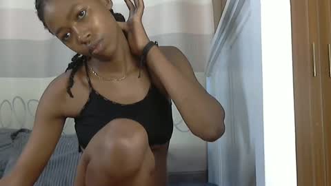 Snapshot of pretty_petite24 chatting on December 3, 2024, 6:04 am pretty_petite24 online show from December 3, 2024, 6:04 am