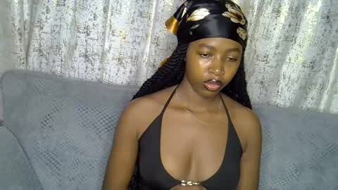 pretty_petite24 online show from June 24, 2026, 7:29 am